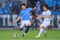 【厳選ショット】山﨑浩介（左）、山田新｜写真：金子拓弥（サッカーダイジェスト写真部）