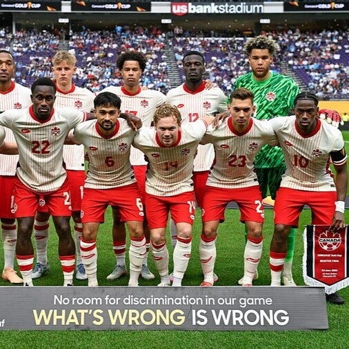 W杯開催国がFIFAランク107位に敗れる大波乱！ ８強敗退に母国茫然