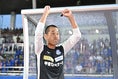 【天皇杯３回戦PHOTO】甲府１－２神戸｜ヴァンフォーレ甲府を率いるのは、大塚真司監督！ゴール裏からの声援に応えた！｜写真：鈴木颯太朗