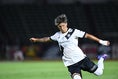 【画像】攻撃を仕掛ける小松蓮！｜写真：鈴木颯太朗