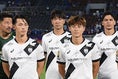 【画像】スターティングイレブンに名を連ねた岩波拓也(後列中央)｜写真：鈴木颯太朗
