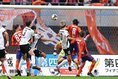 【PHOTO】前半終了間際、大迫勇也が先制ゴール｜写真：梅月智史（サッカーダイジェスト写真部）