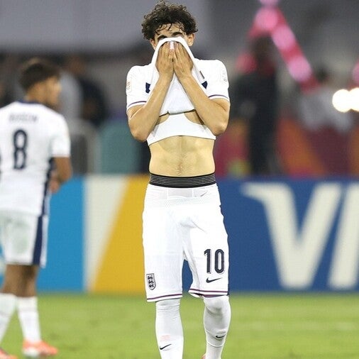 優勝候補イングランドが初戦でまさかの０－３惨敗で世界騒然！