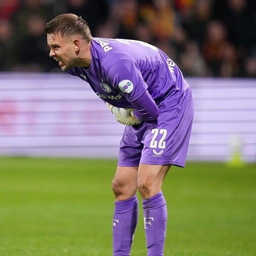 日本人MFにゴールを許したフェイエGKを現地メディアが酷評