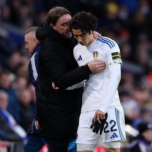 日本代表MFに途中出場・途中交代を命じた指揮官が電撃解任か！