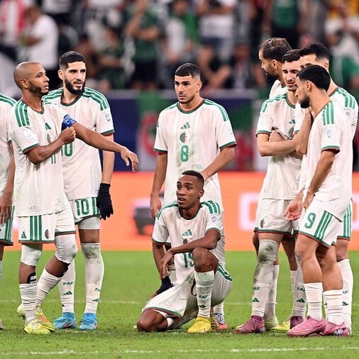 W杯不出場のアジア勢に敗れて衝撃敗退！指揮官の“英雄”が引責辞任