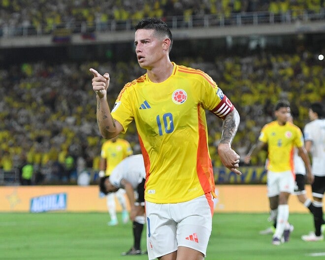 プロポーズさせて！」ブラジルW杯得点王が水着姿で披露の“引き締まった