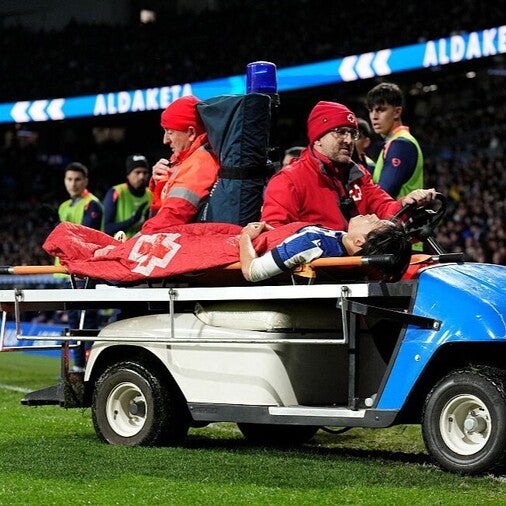 日本代表に激震…久保建英が負傷交代