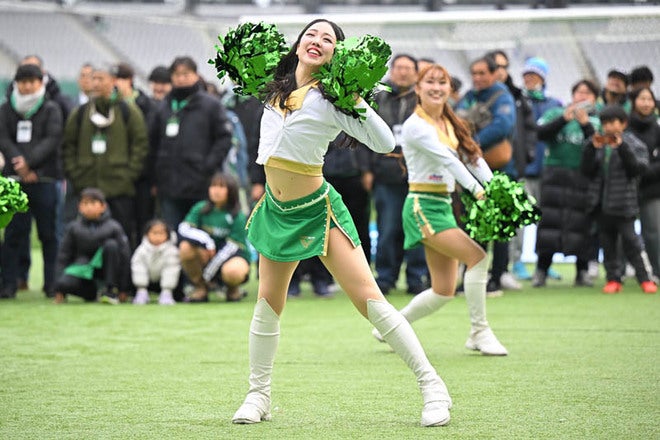 画像】寒さを吹き飛ばす華麗なパフォーマンスで味スタを華やかに彩った