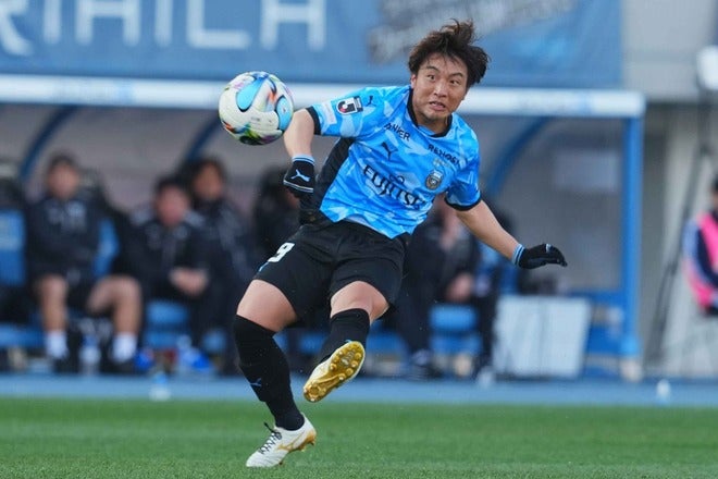 とんでもないゴール」川崎の新加入DFが決めた衝撃ゴラッソにファン鳥肌