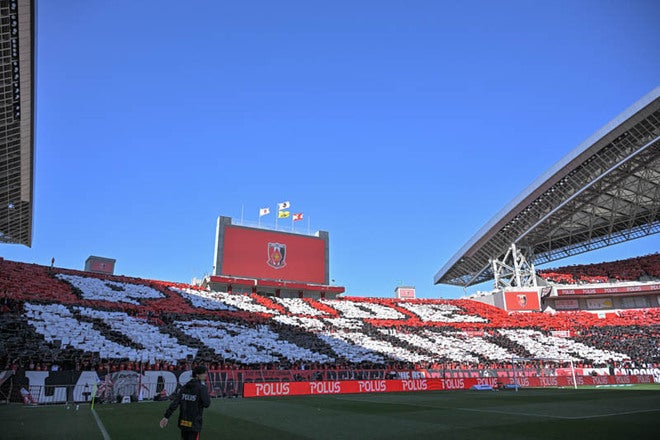画像】圧巻のビジュアルで選手をサポートし続けた浦和レッズサポーター