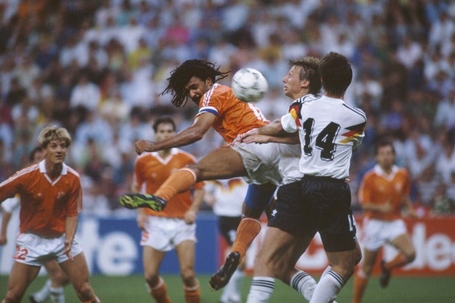 W杯回顧録】第14回大会（1990年）｜神の手はまたしても見逃され…レッド