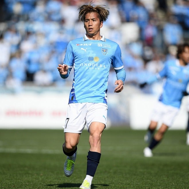 横浜FC 百年構想ユニ 山田康太 男として負けてるじゃないけど」横浜FCの山田康太がこだわる“勝負”の