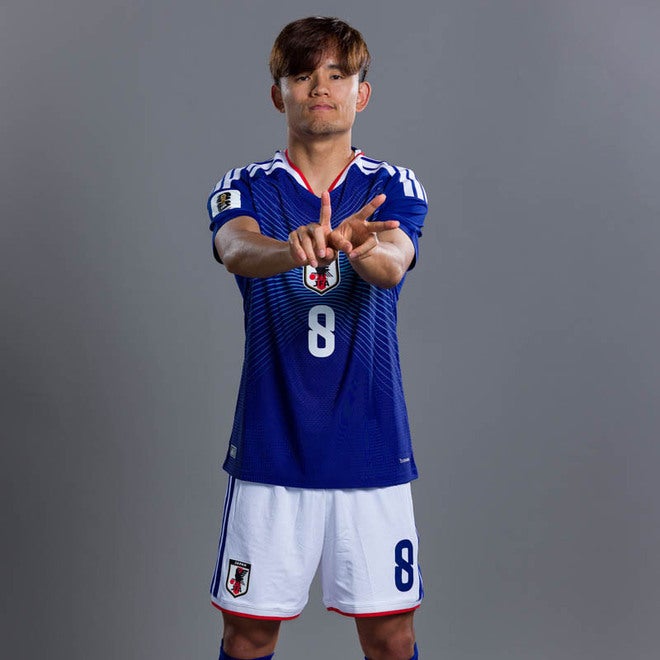 画像】久保はKポーズ、上田は拝みパフォ、長友はお決まりの…日本代表の