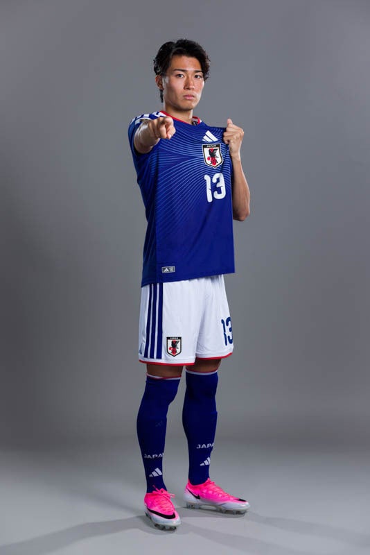 画像】左サイドから果敢に仕掛ける＃13 中村敬斗 FIFA公式ポートレート
