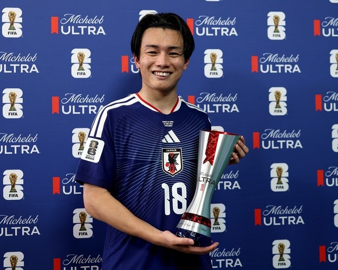 お*水様 日本代表　上田選手　18番　新品　Lサイズ ワールドクラスのゴールマシーン」欧州名門が上田綺世の活躍を激賞
