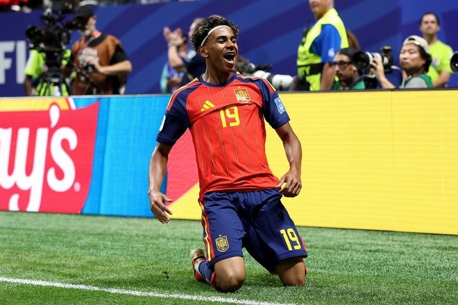 18歳でこの輝き！ スペインの“神童”ヤマルがW杯初ゴール！ 折り返しに